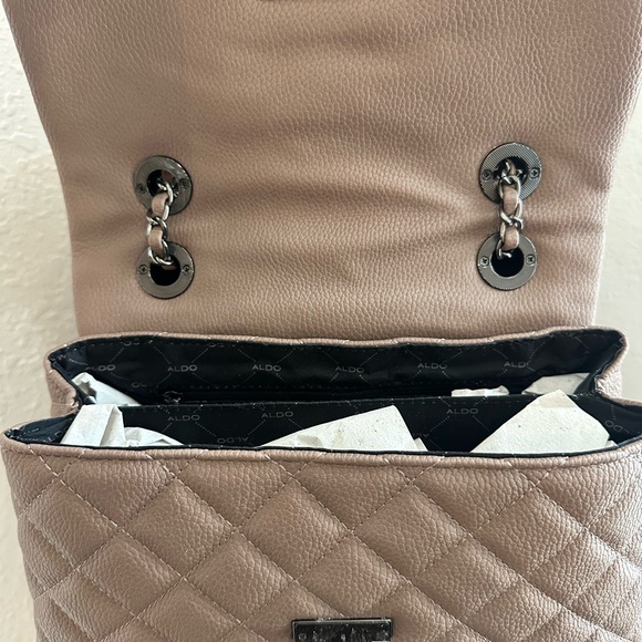Aldo Beige Quilted Shoulder Bag with Chain Strap - Picture 3 of 7